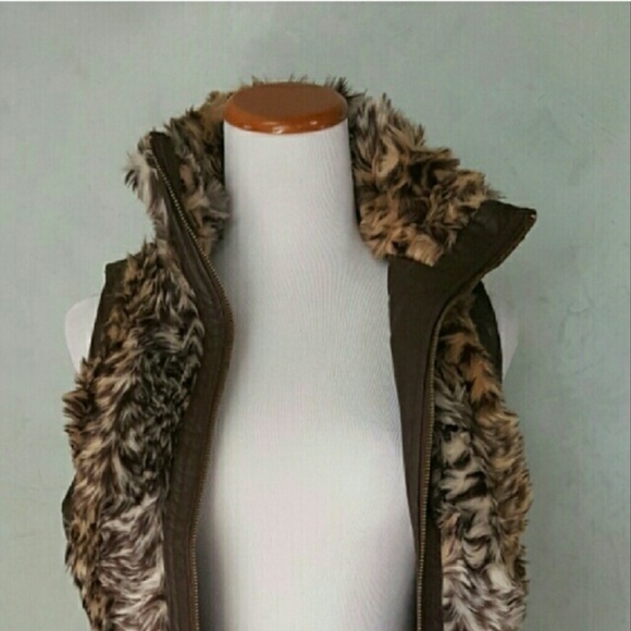 Faux fur and faux leather Vest - Picture 4 of 4